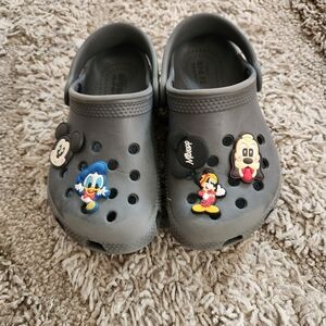 CROCS Kids Toddler 9c Gray with Mickey Mouse Charms